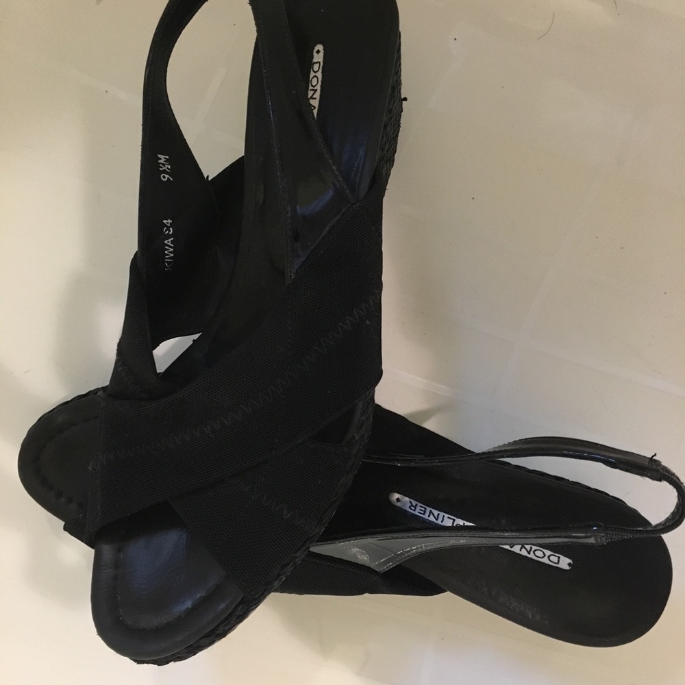 Donald Pliner Platform wedge - Picture 3 of 4
